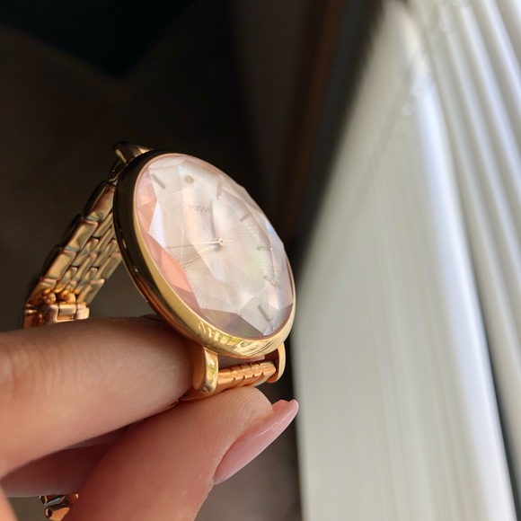 Rose gold Fossil watch - Picture 4 of 8
